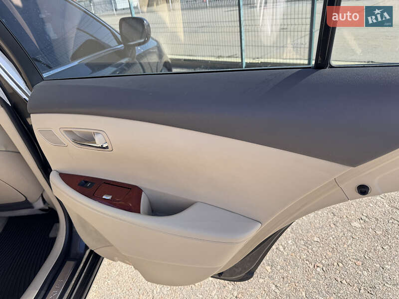 Седан Lexus ES 2006 в Киеве