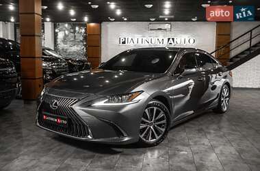 Lexus ES  2019