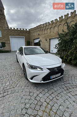 Lexus ES  2024