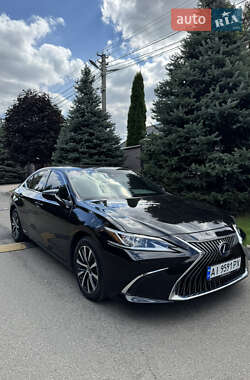 Lexus ES  2021