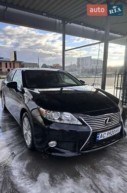 Lexus ES  2013