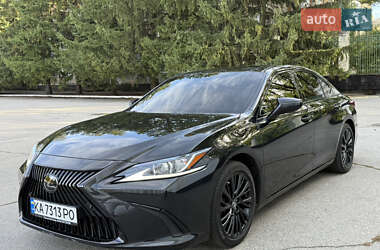 Lexus ES  2021