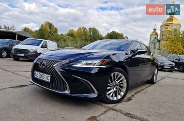 Lexus ES  2019