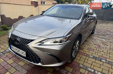 Lexus ES 2022