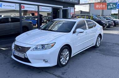 Lexus ES  2013