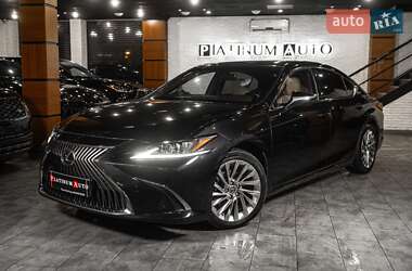 Lexus ES  2019
