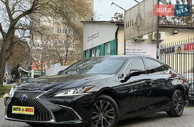 Lexus ES  2021