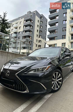 Lexus ES  2018
