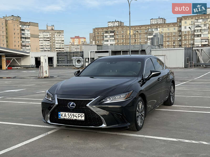 Lexus ES 2022
