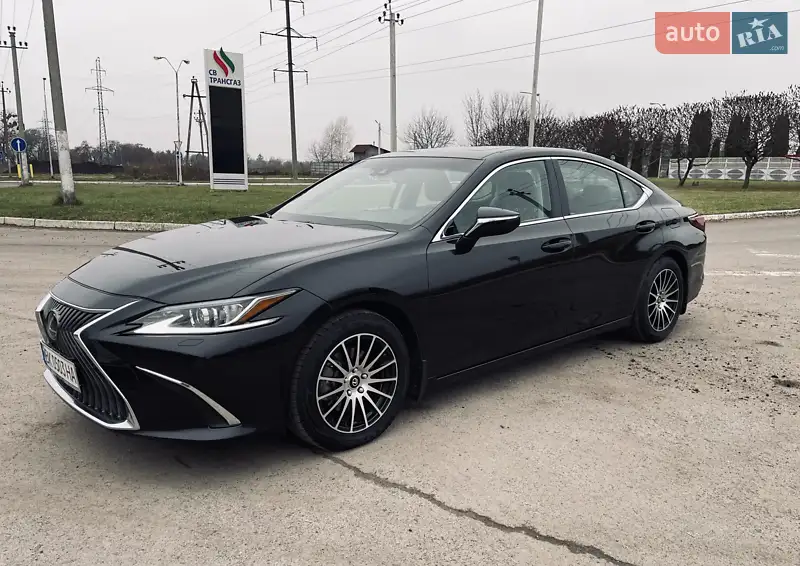 Lexus ES