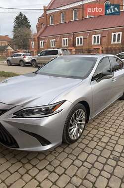 Lexus ES 2023