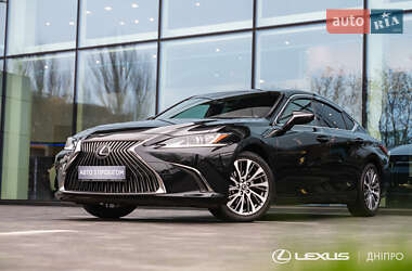 Lexus ES 2021