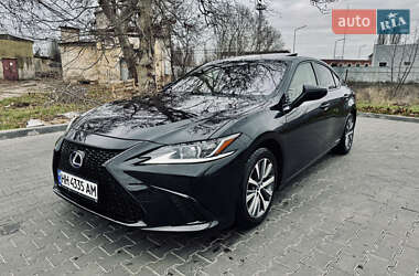 Lexus ES  2019