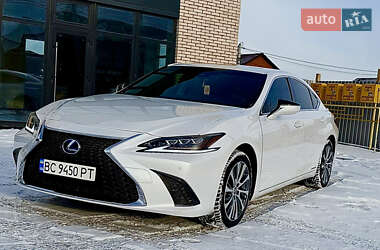 Lexus ES 2021