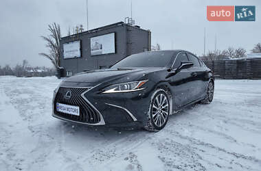 Lexus ES  2021