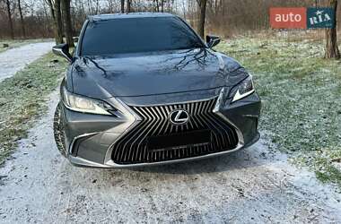 Lexus ES  2018