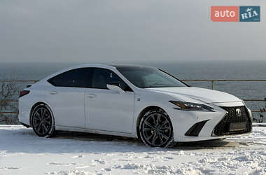 Lexus ES  2020