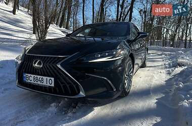 Lexus ES  2022