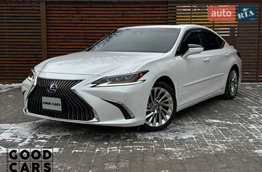 Lexus ES 2020