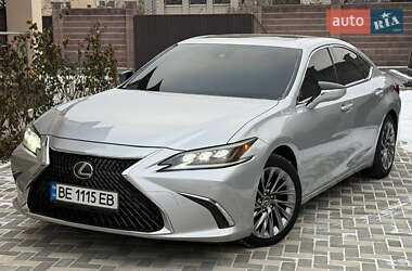 Lexus ES  2019