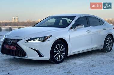 Lexus ES 2021