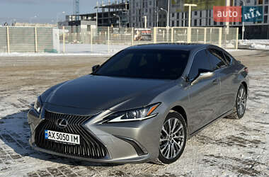 Lexus ES 2019