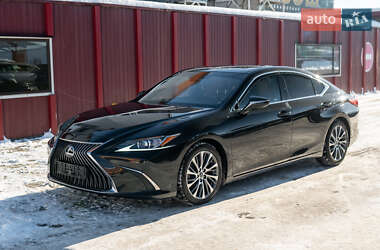 Lexus ES 2020