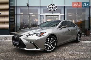 Lexus ES 2021