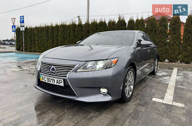 Lexus ES  2013
