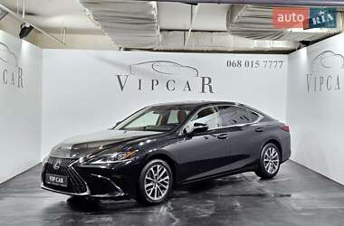 Lexus ES  2022