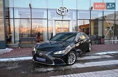 Lexus ES  2019