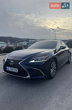 Lexus ES  2019