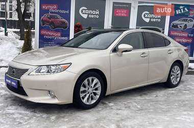 Lexus ES  2012