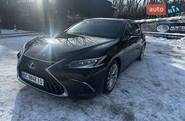 Lexus ES  2022