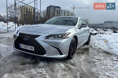 Lexus ES 2022