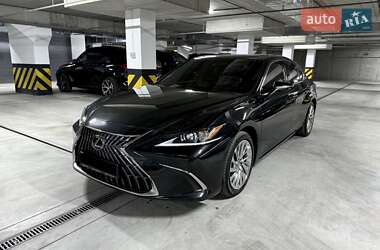 Lexus ES  2022