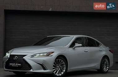 Lexus ES  2019