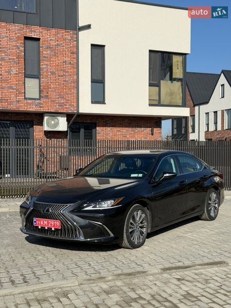 Lexus ES 2021
