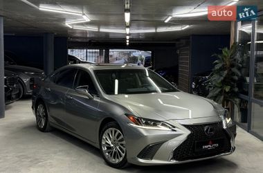 Lexus ES  2019