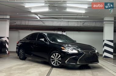 Lexus ES  2021