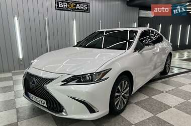 Lexus ES  2020