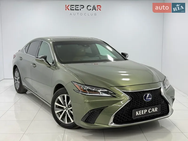 Lexus ES 2020