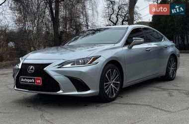 Lexus ES  2023
