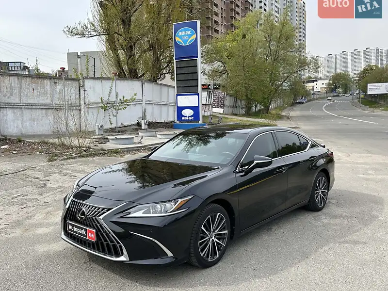 Lexus ES