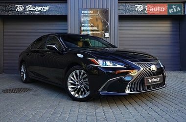 Lexus ES  2019
