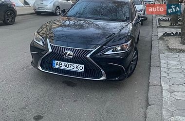 Lexus ES  2019