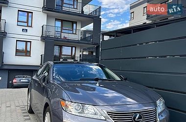 Lexus ES  2013
