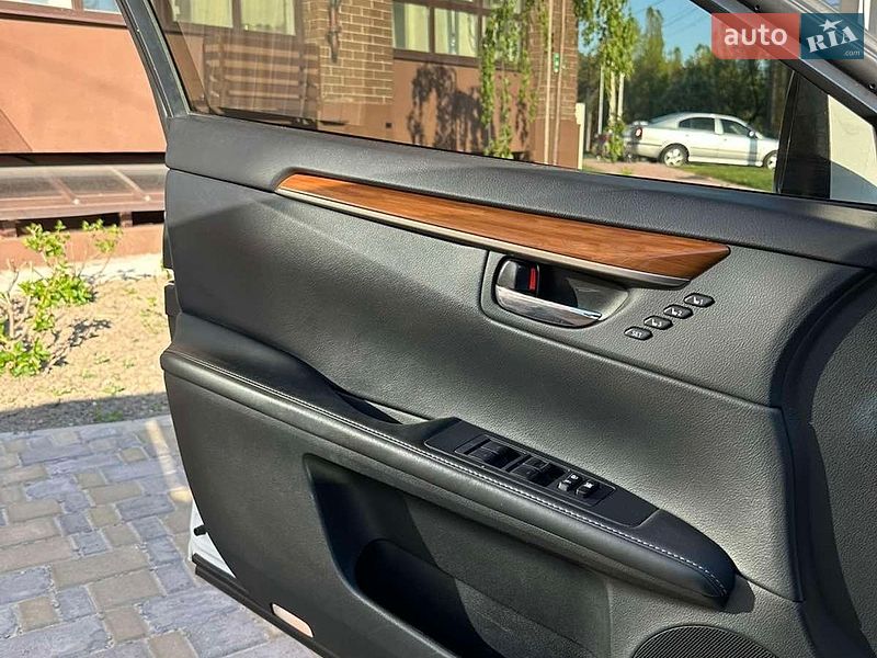 Седан Lexus ES 2014 в Чернигове