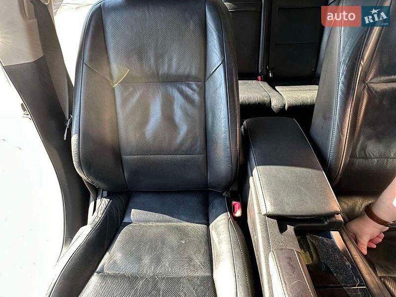 Седан Lexus ES 2014 в Чернигове