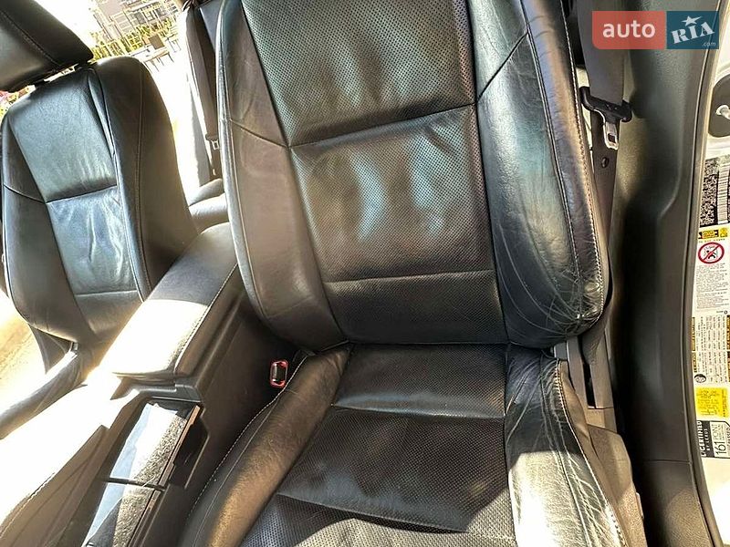 Седан Lexus ES 2014 в Чернигове